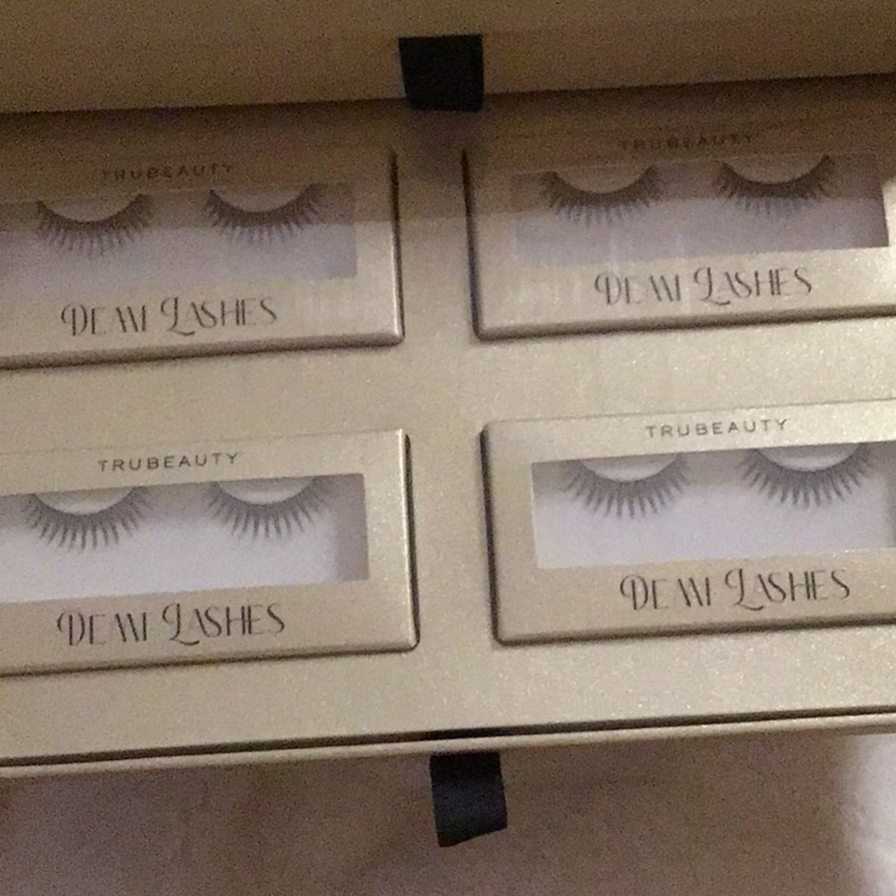 🎁 Idea 12 False Lashes Sets + Curler Scissors,Comb,Twizzers in Drawer Chest Set